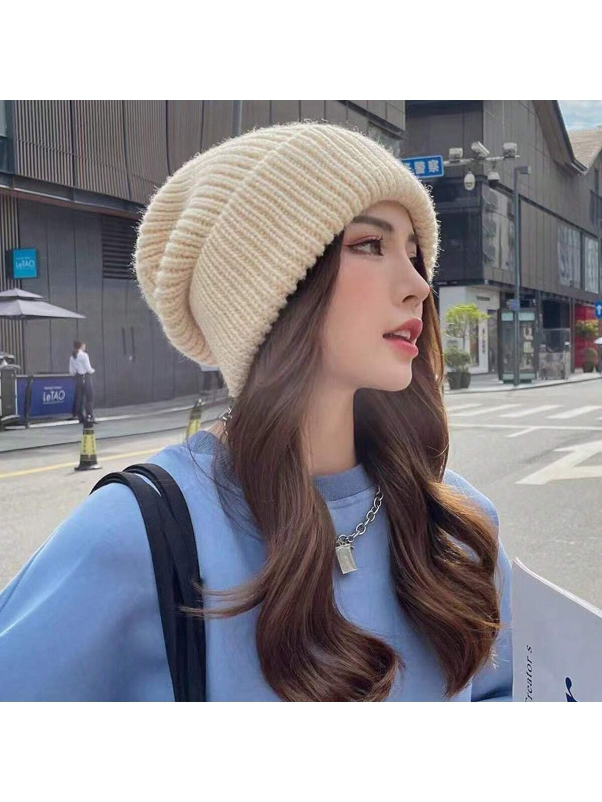 Ladies Chunky Knit Beanie