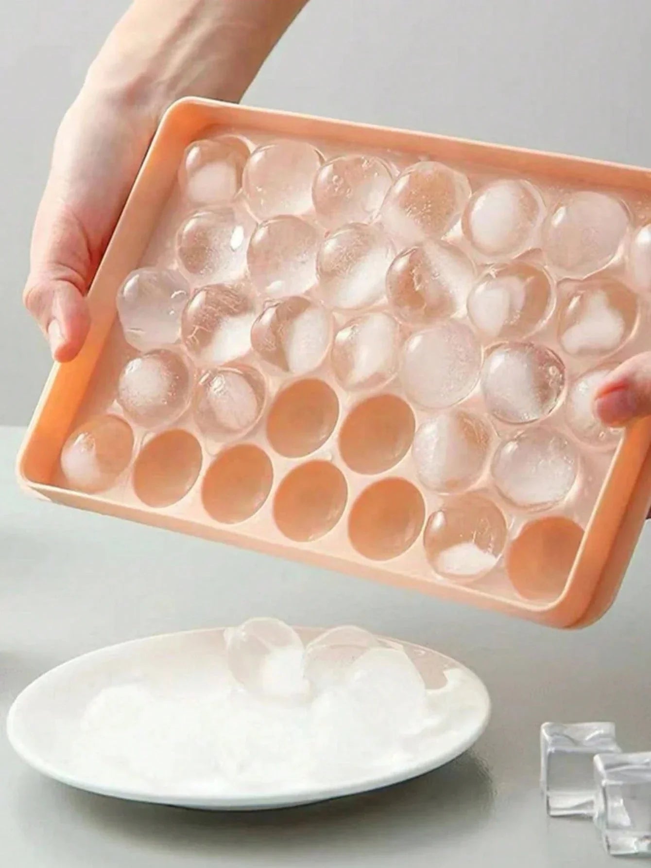 33-Grid Plastic Ice Tray with Lid