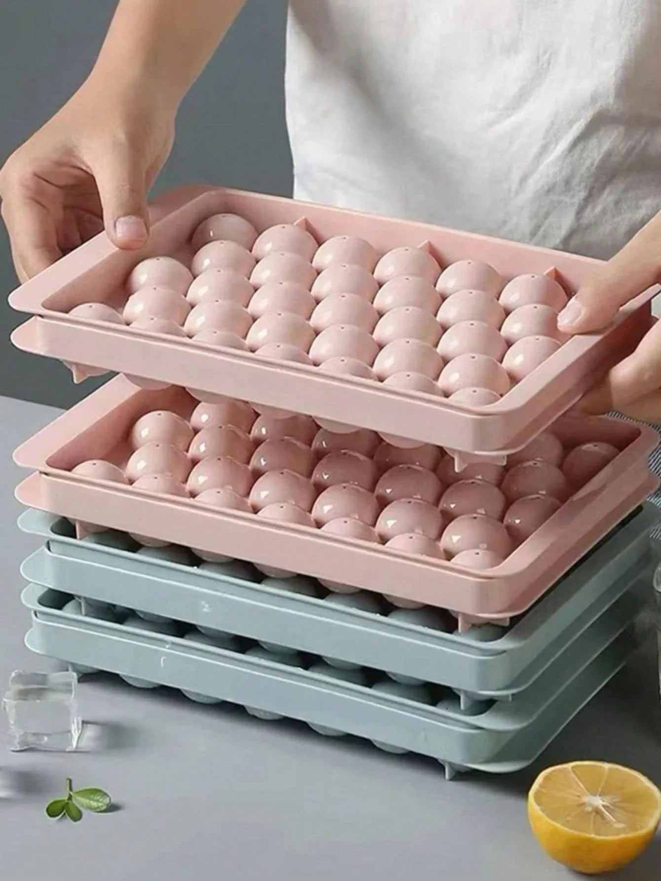 33-Grid Plastic Ice Tray with Lid