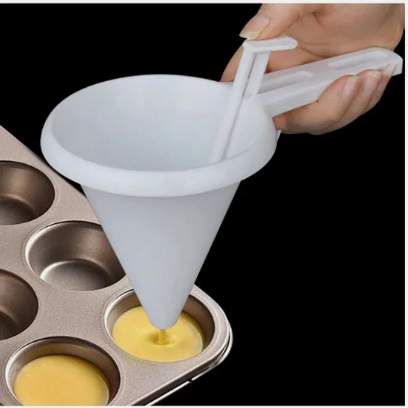 Adjustable Hand-held Baking Funnel