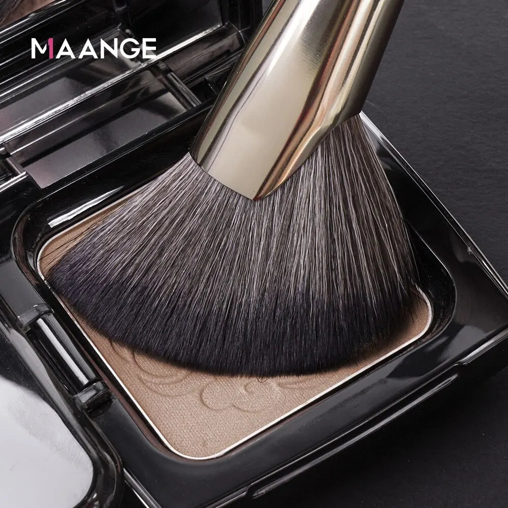 MAANGE Angled Contour Blush Brush