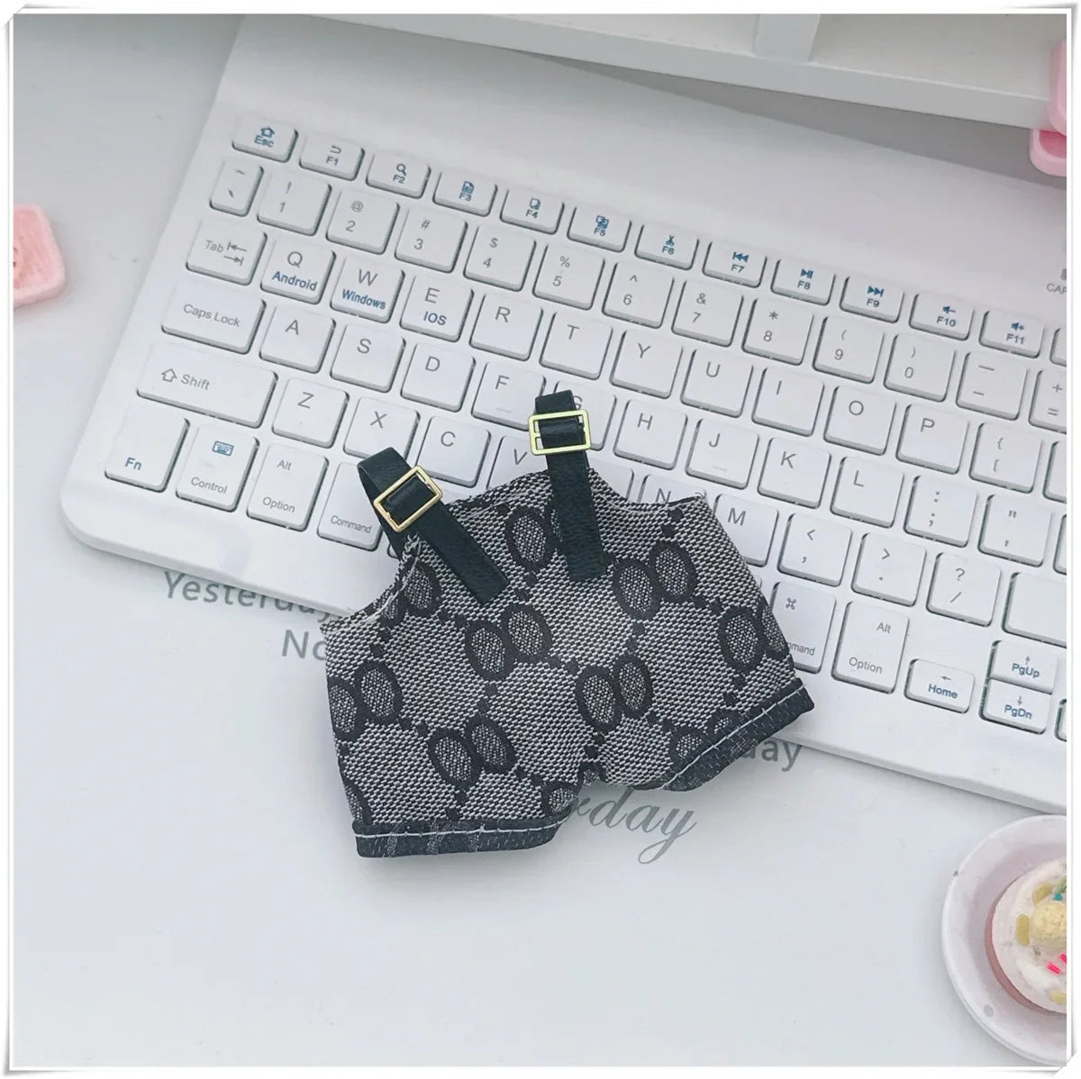 Labubu Sitting Party Glasses Set