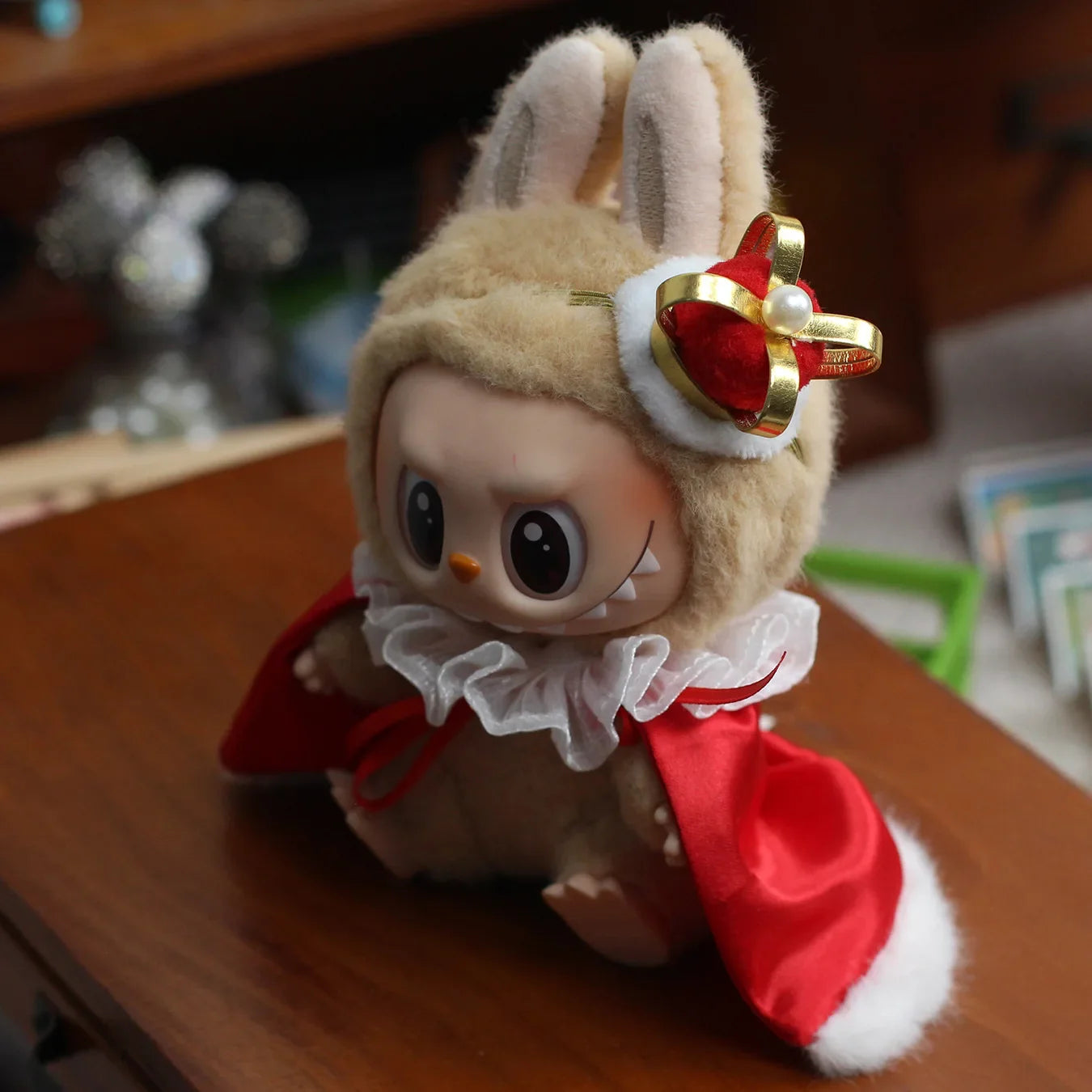 Labubu Royal Crown & Shawl Set