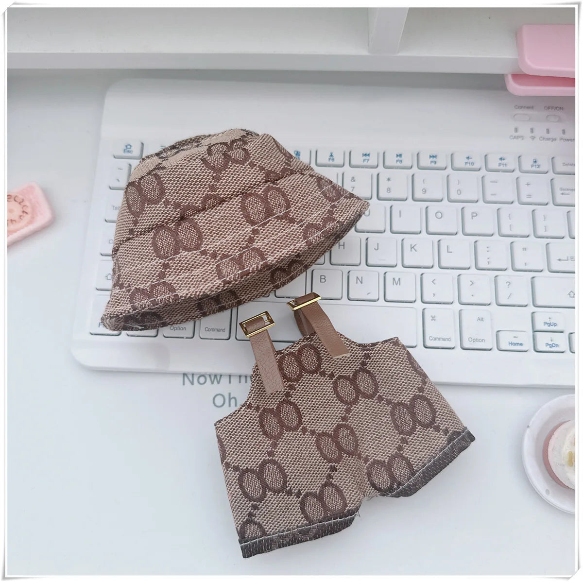 Labubu Sitting Party Glasses Set